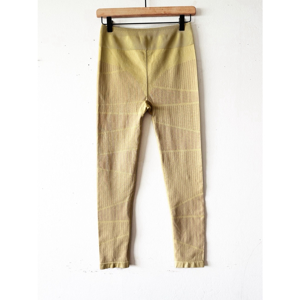 Fabletics Seamless High Rise Leggings Yellow Ribbed M | New Year Fitness